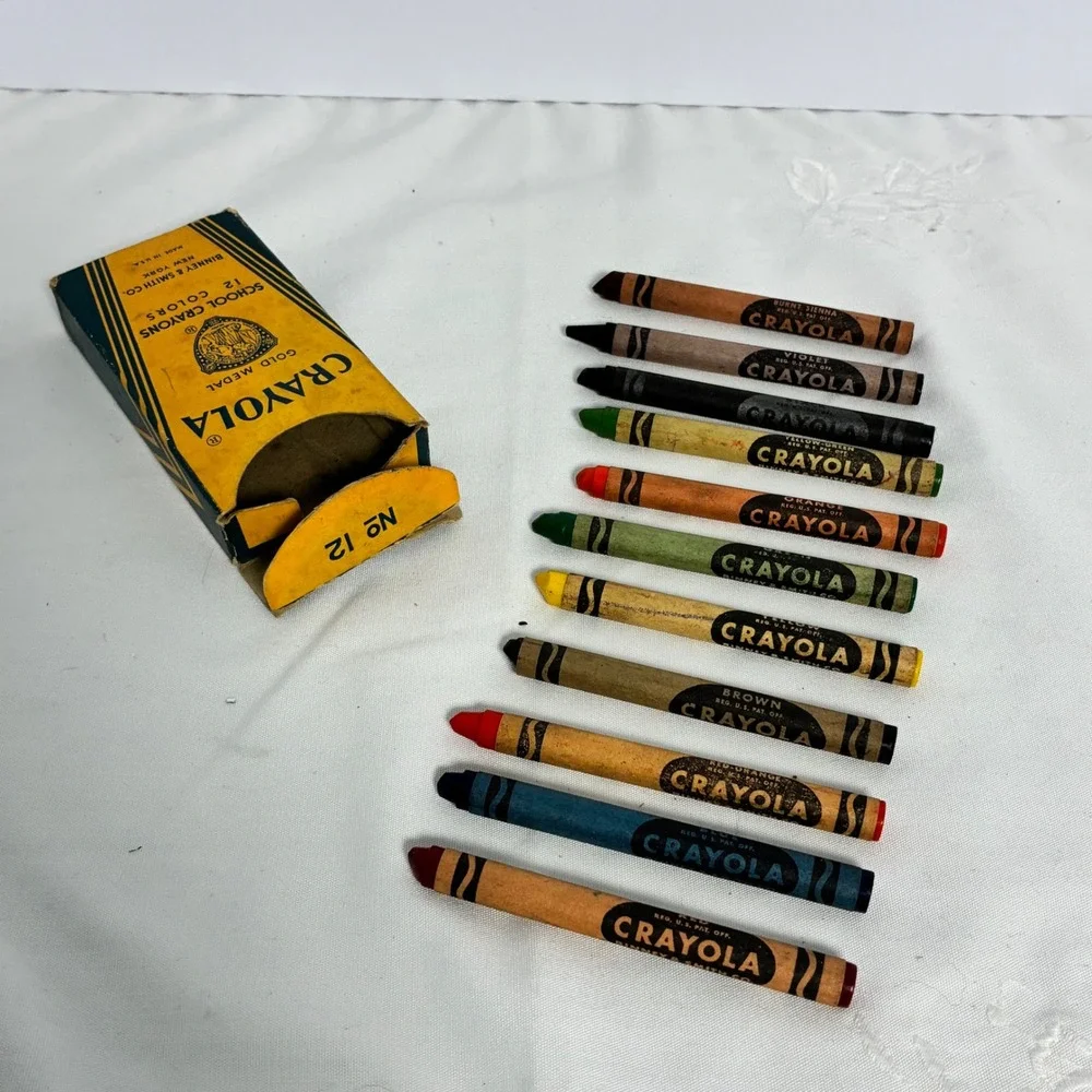 Crayola Crayon Vtg No 12 Gold Medal School Crayons 11 Count Binney & Smith Retro